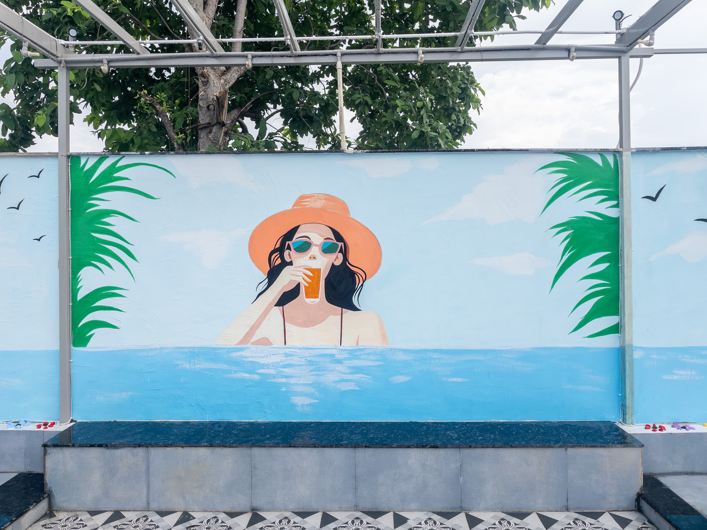 Birthday decor with balloons and lights