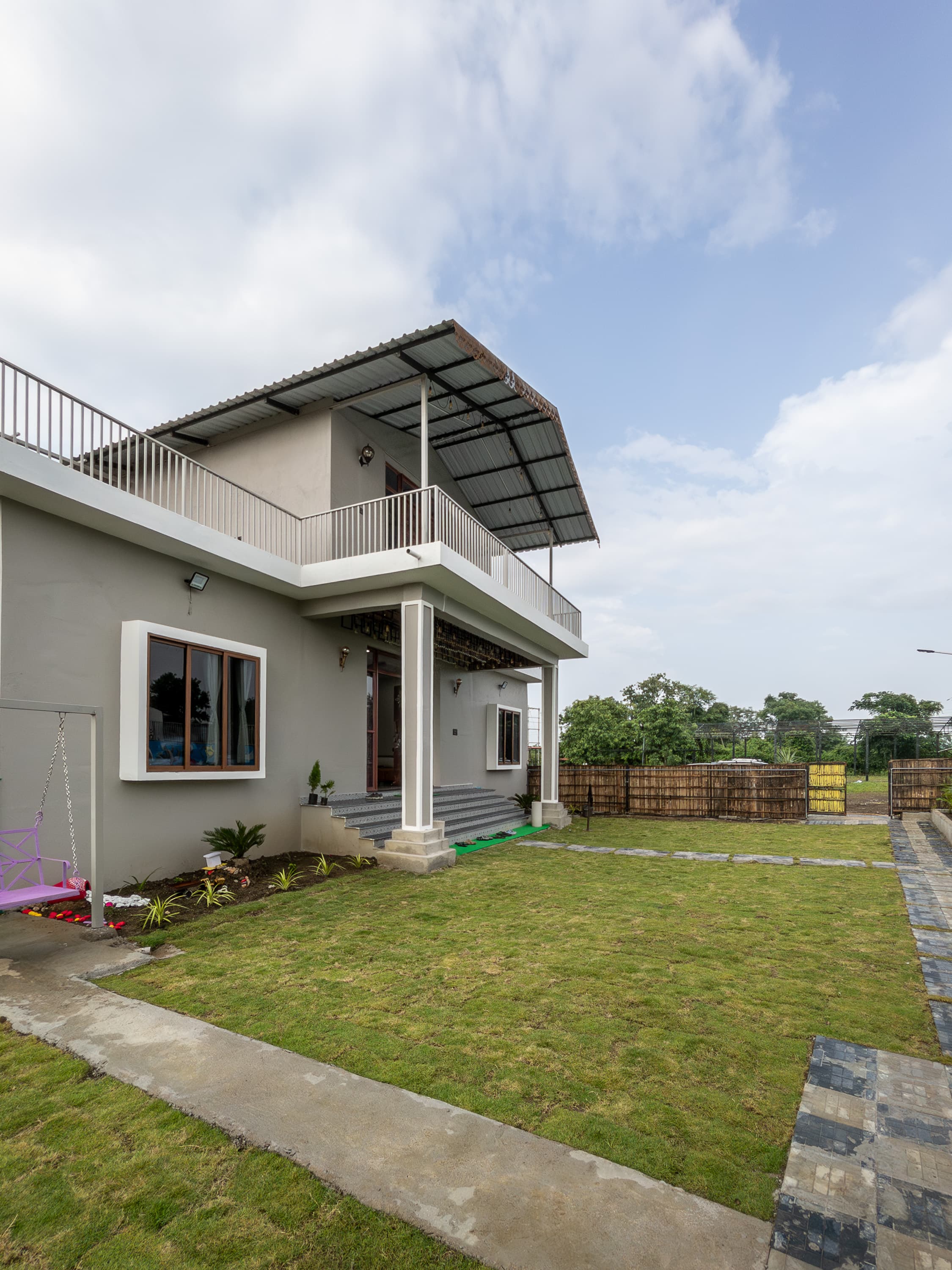 Birthday decor with balloons and lights