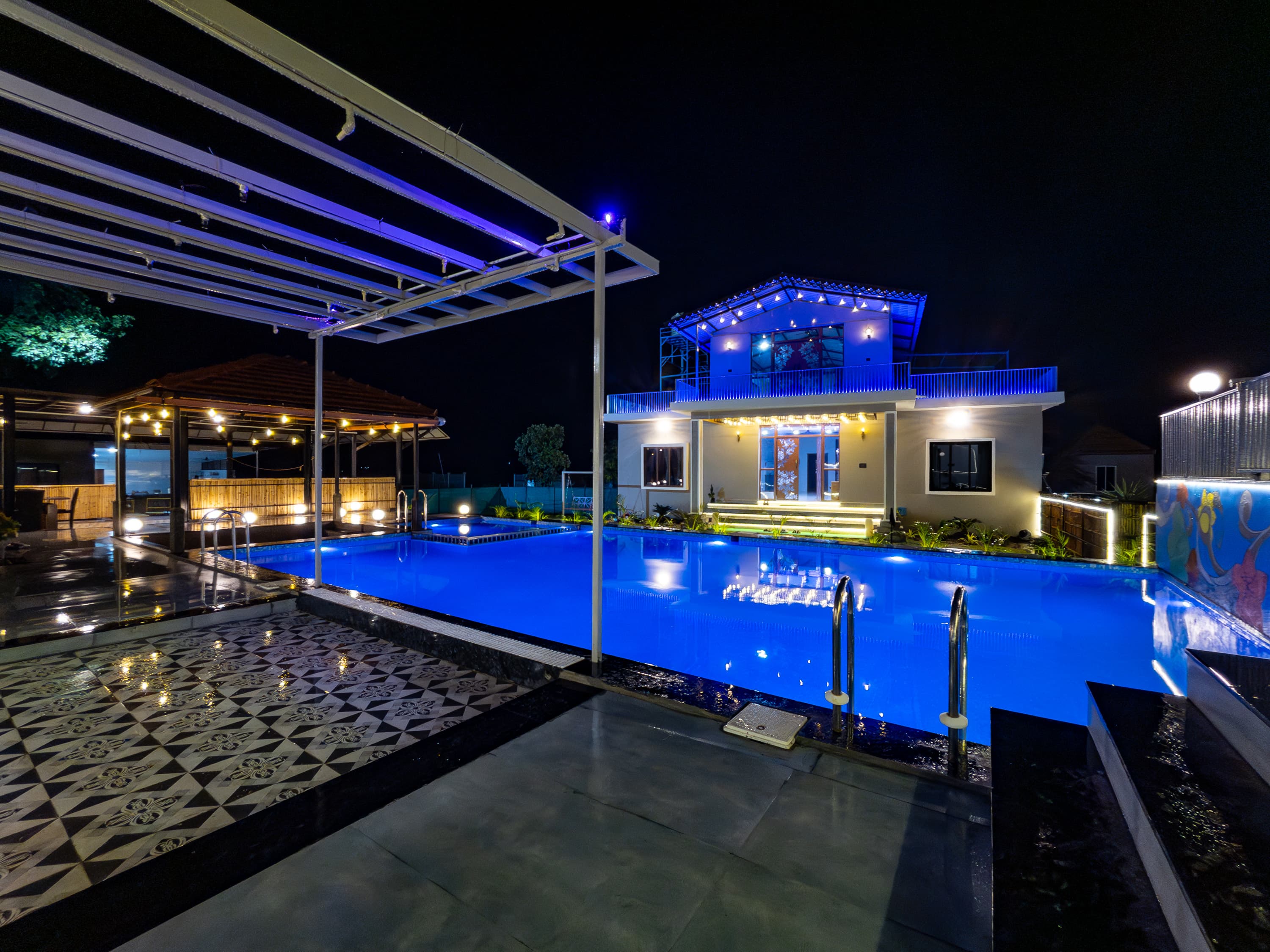 Birthday decor with balloons and lights